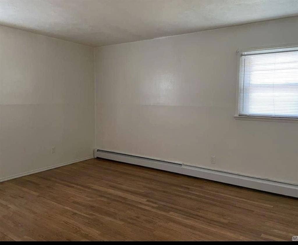 master bedroom attached bathroom