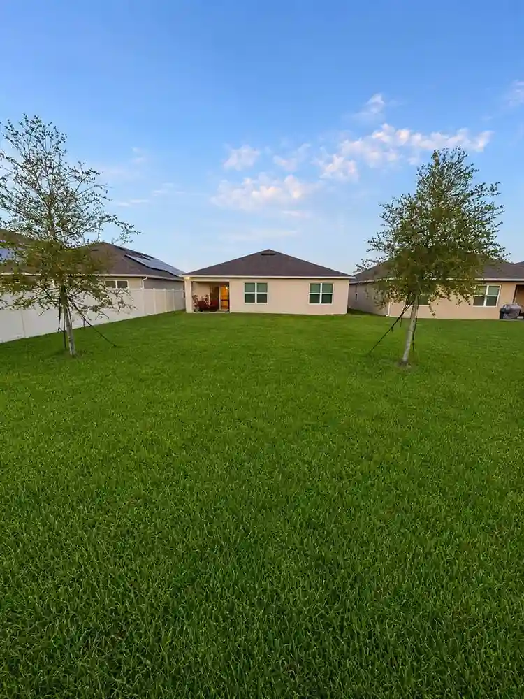 ROOM AVAILABLE – Apopka (32712)