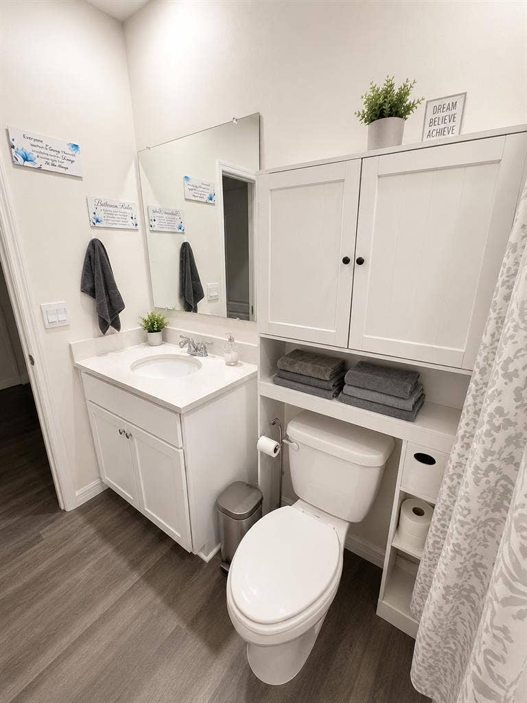 ROOM AVAILABLE – Apopka (32712)