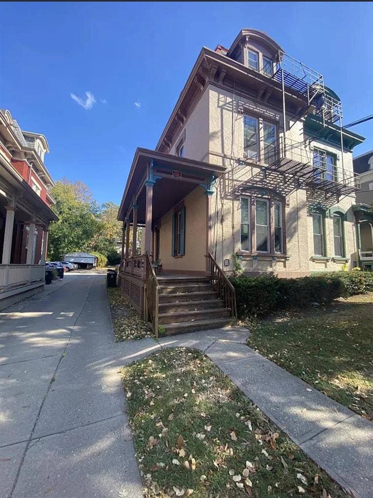 Lease Takeover Opportunity!