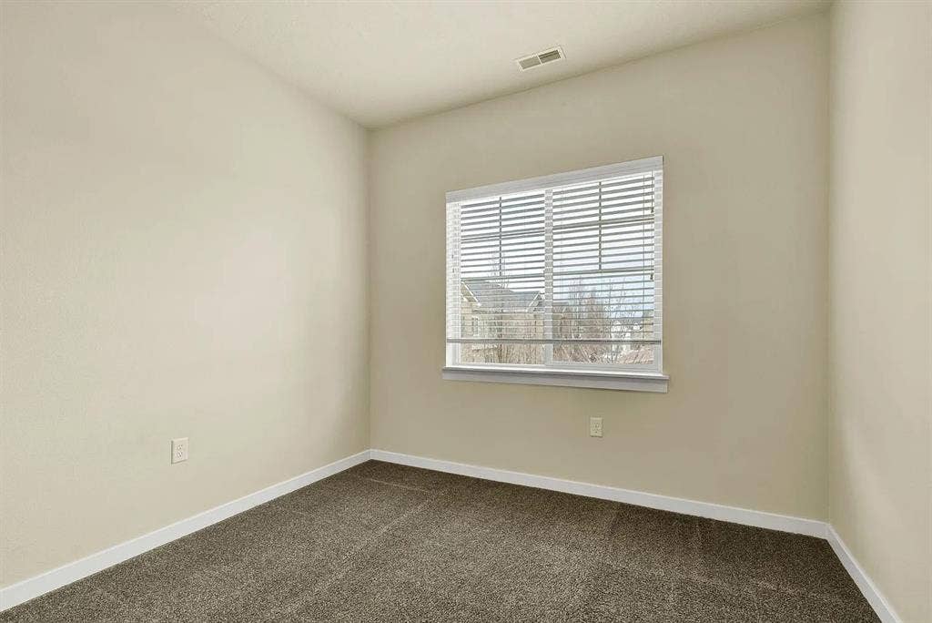 Room for Rent - Nice Neighborhood