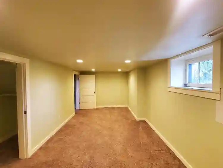 1 large bedroom in LGBTQ+ household