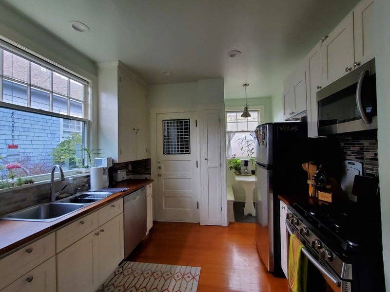 1 large bedroom in LGBTQ+ household