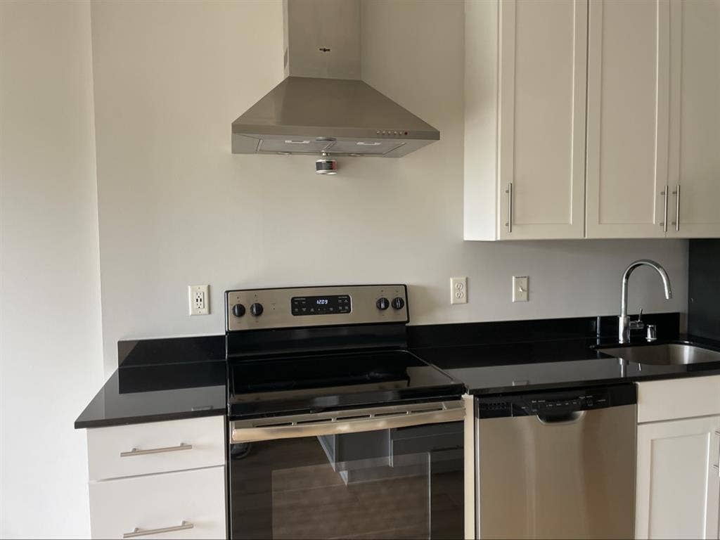 Looking for a roommate ASAP