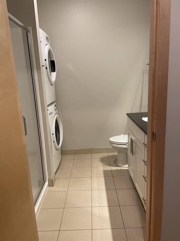 Looking for a roommate ASAP