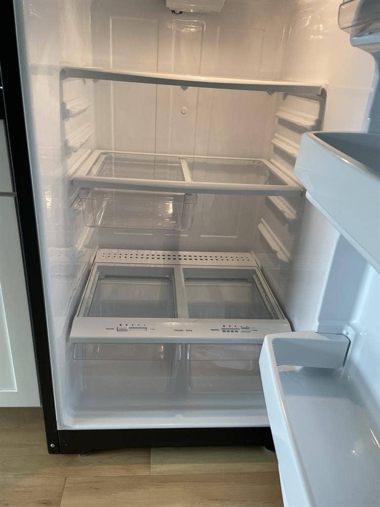 Looking for a roommate ASAP