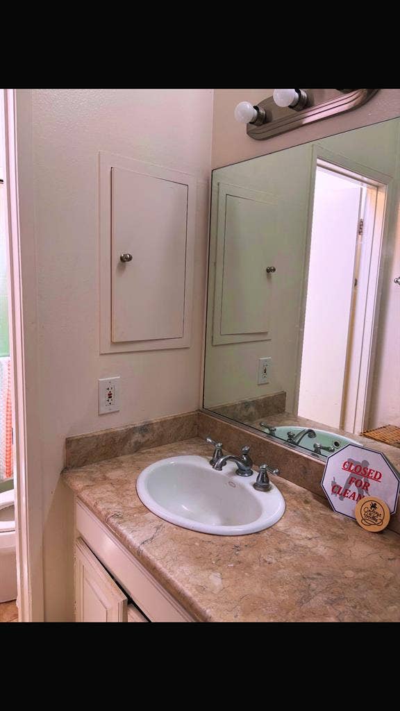 Master Bedroom For Rent Irvine, CA