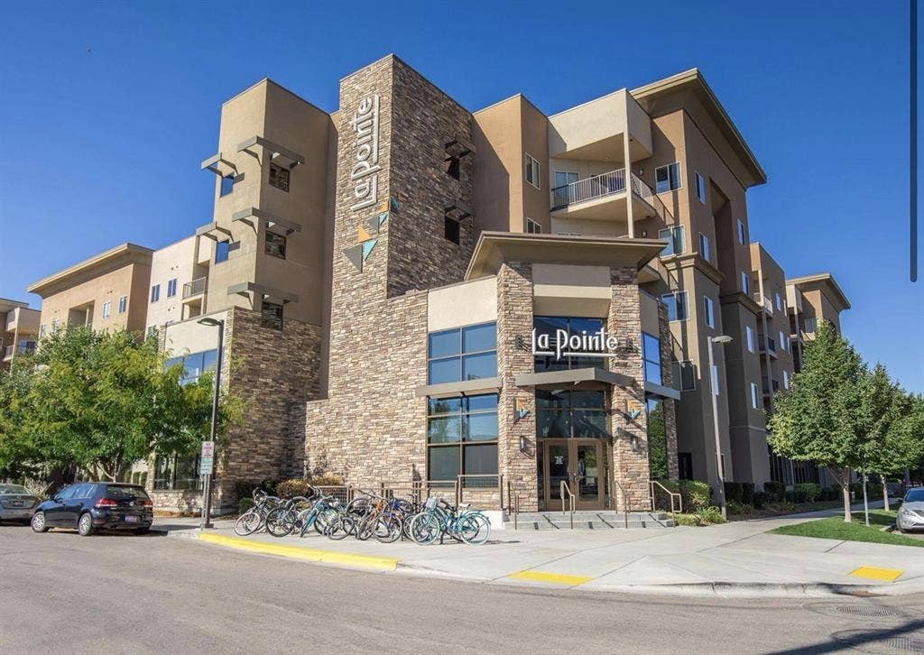 ISO Roommate! Near Boise State