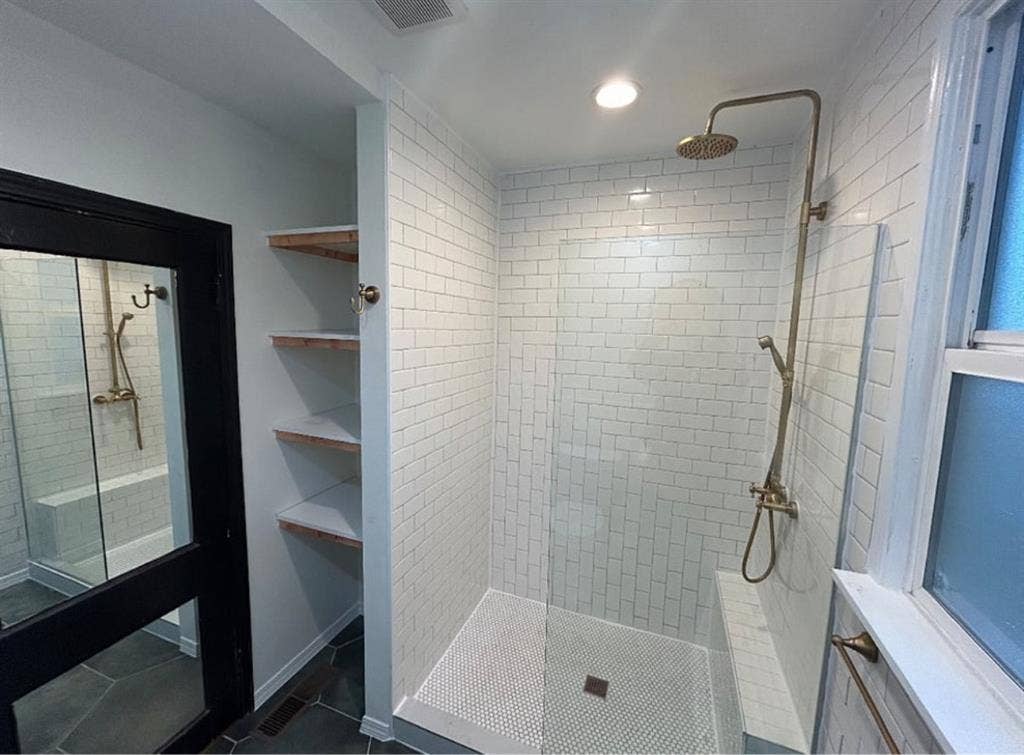Looking for Roommate