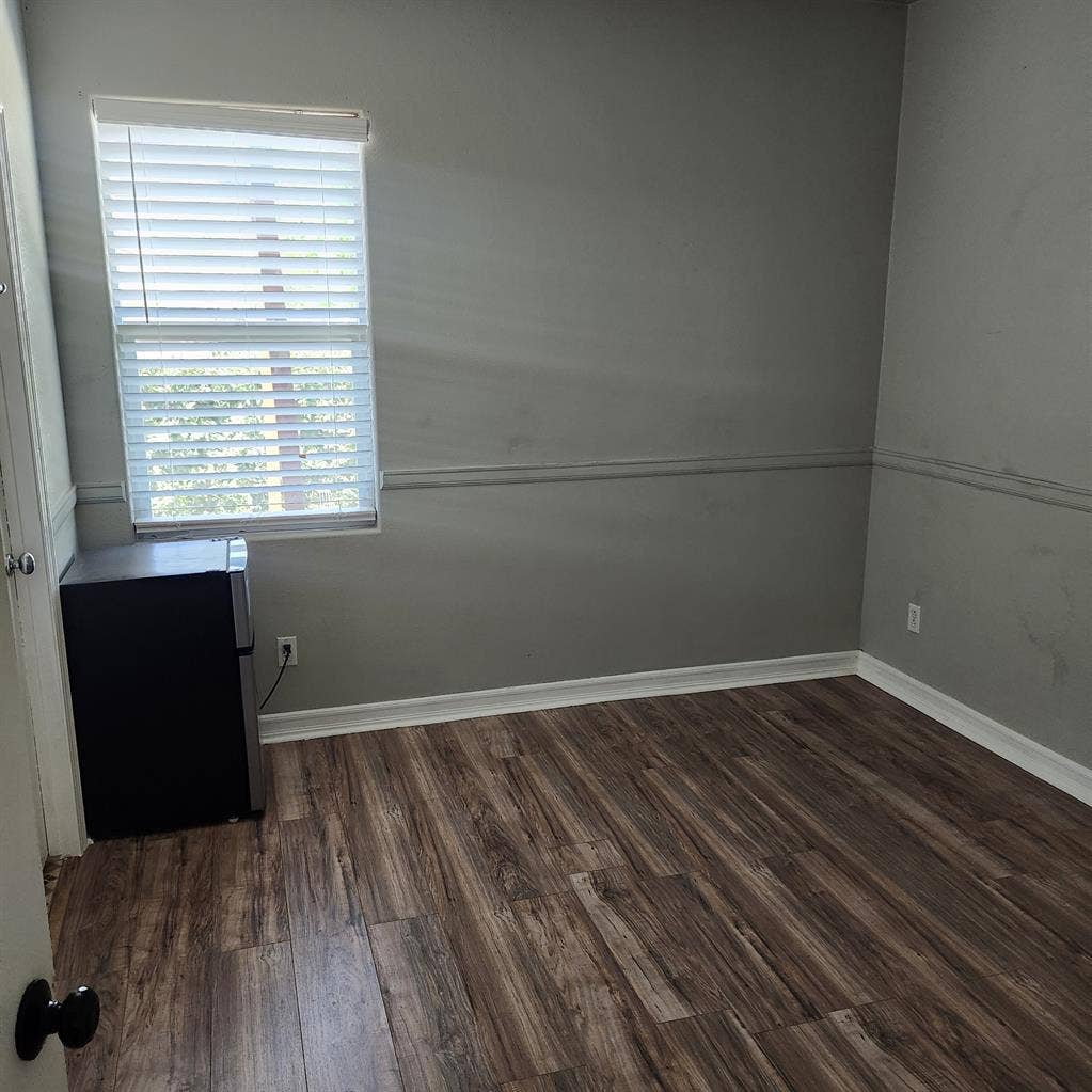 Room For Rent with shared bathroom
