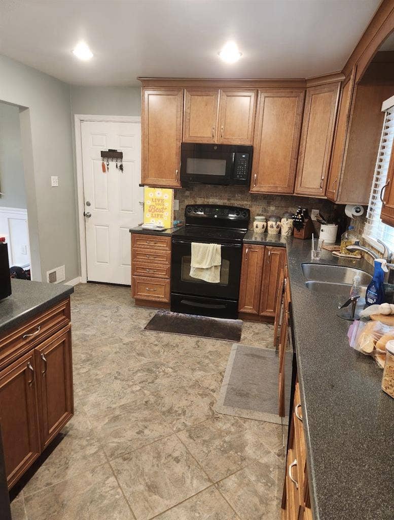 July house, 4 bed 3 bath in Fairfax