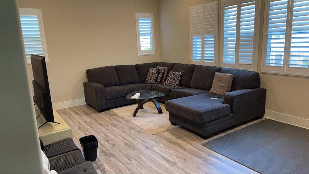 4000 sq ft house with large yard