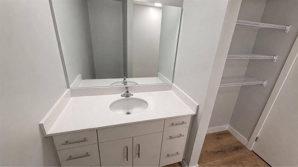 Looking for sublease or Roomate