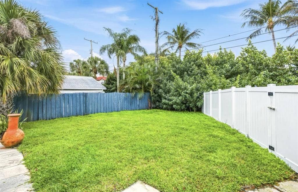 3 bedroom duplex in Delray Beach
