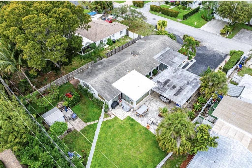 3 bedroom duplex in Delray Beachh