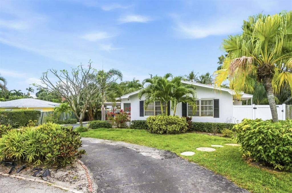 3 bedroom duplex in Delray Beachh