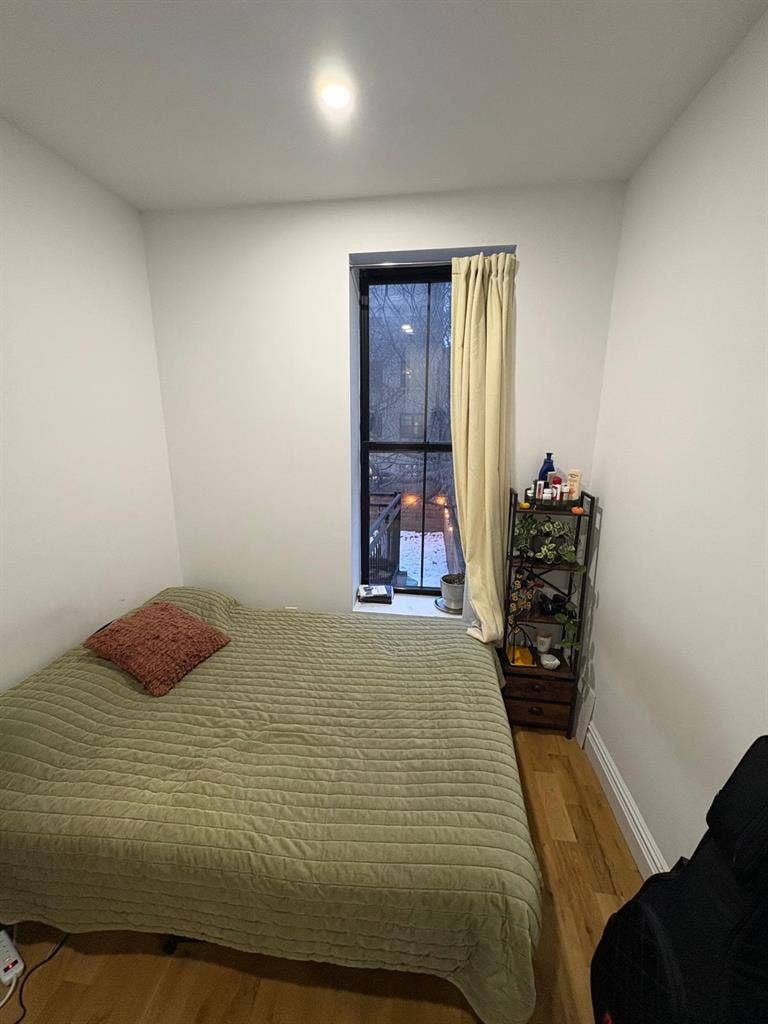 2 Rooms available Sep 1