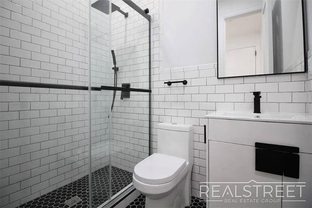 2 Rooms available Sep 1