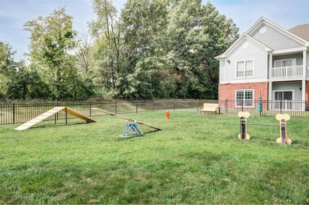 1 bed / 1 bath available