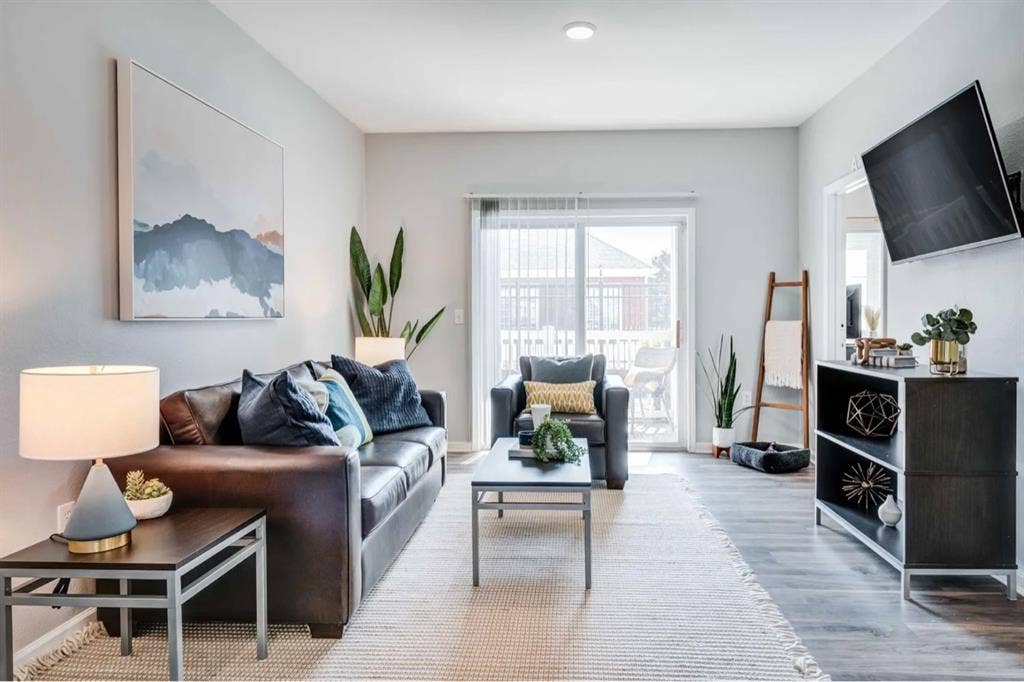 1 bed / 1 bath available