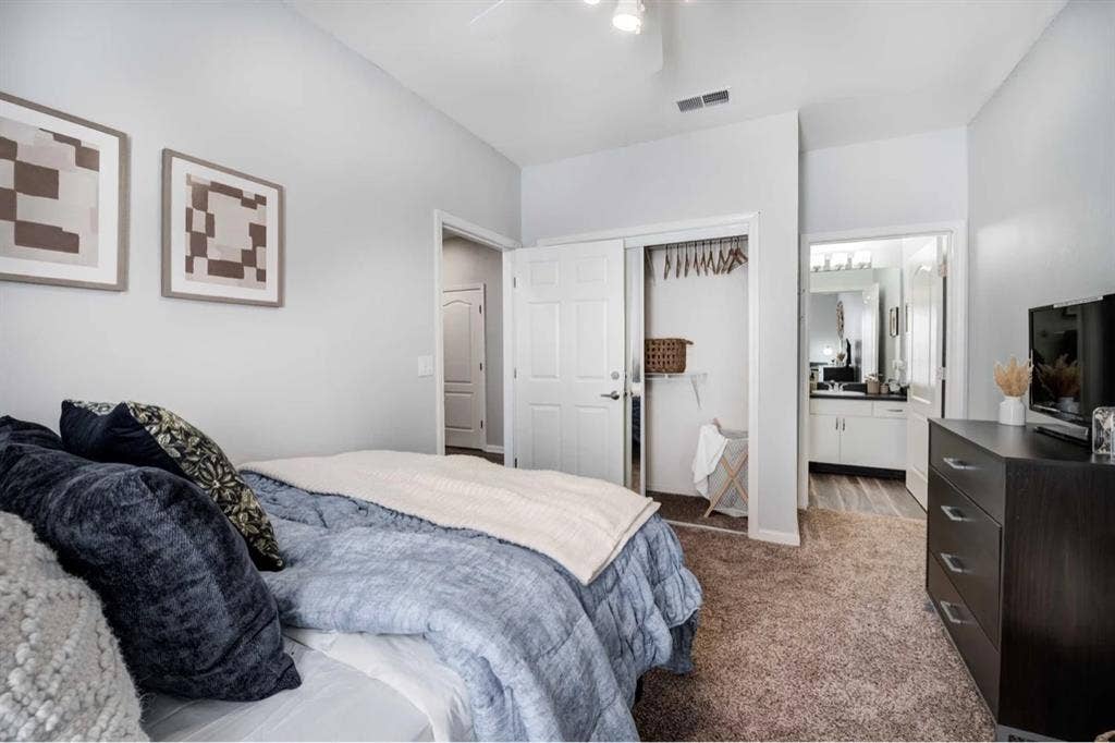 1 bed / 1 bath available