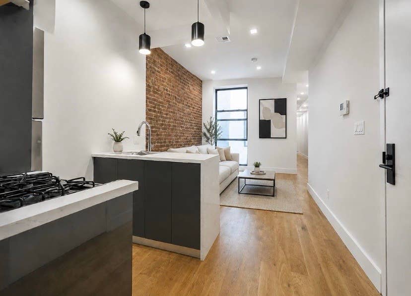 Room, Brooklyn in big apt