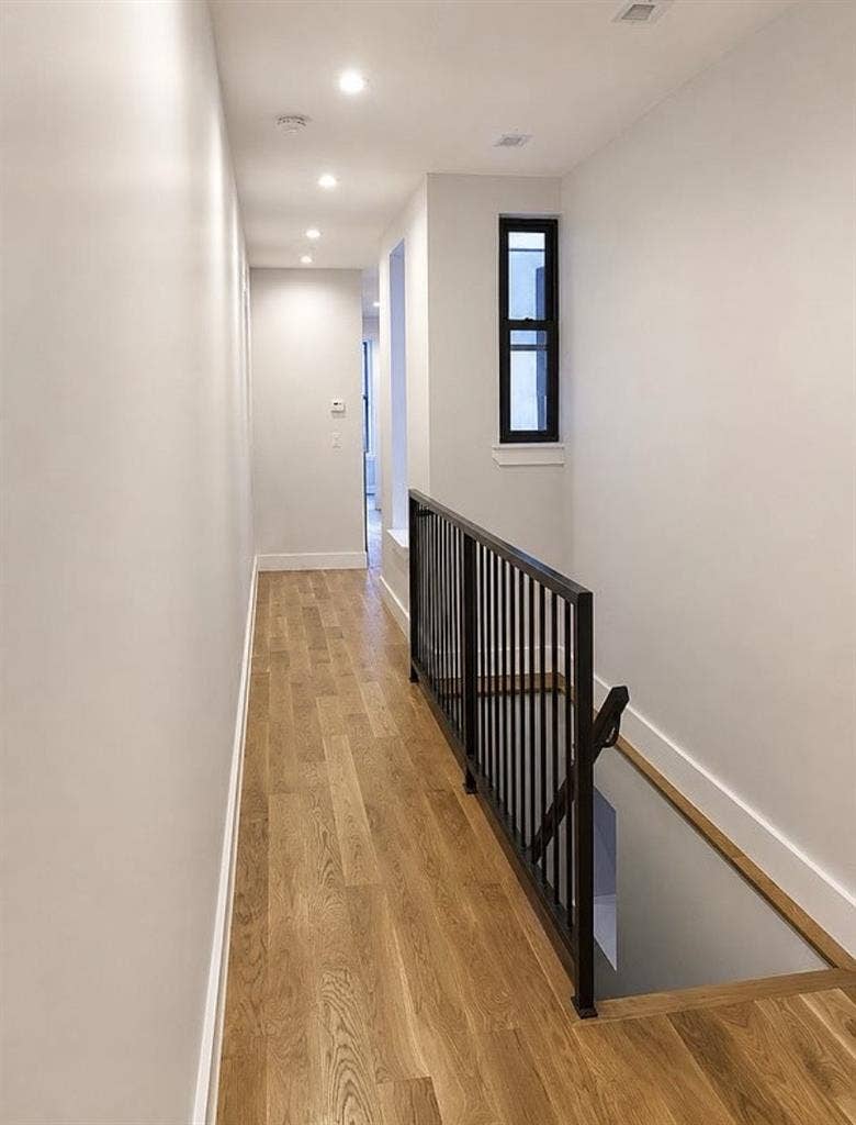 Room, Brooklyn in big apt