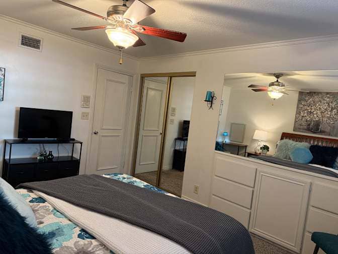 Furnished room private batroom