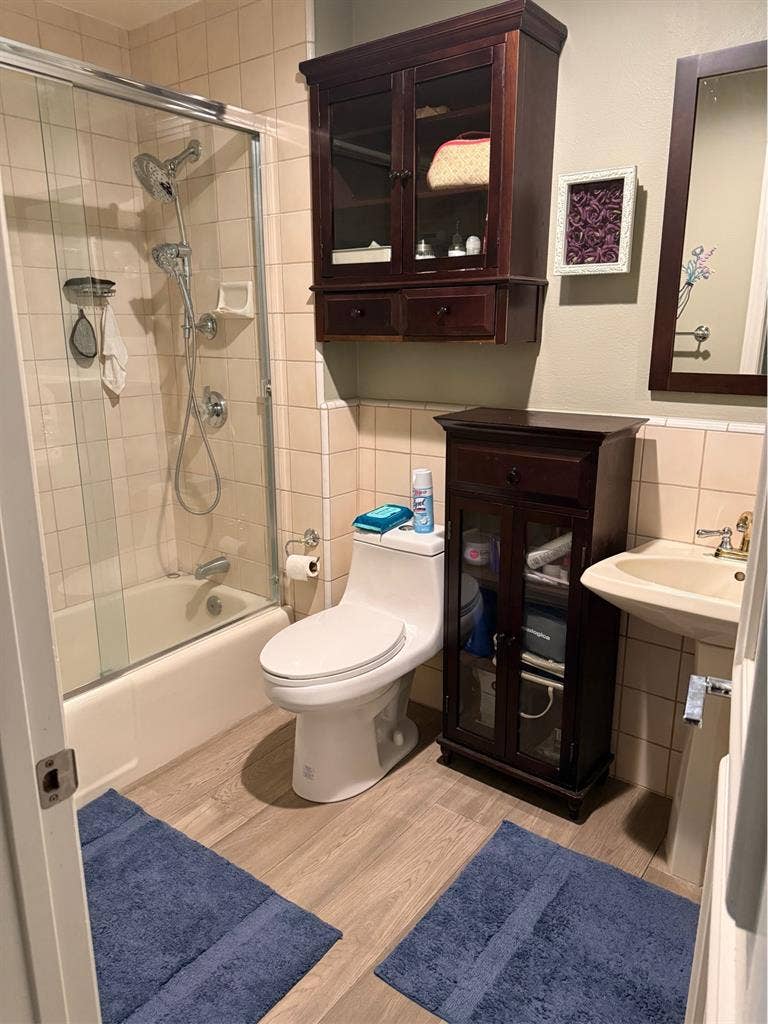 Furnished room private batroom