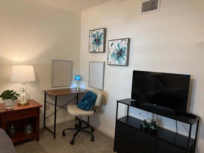 Furnished room private batroom