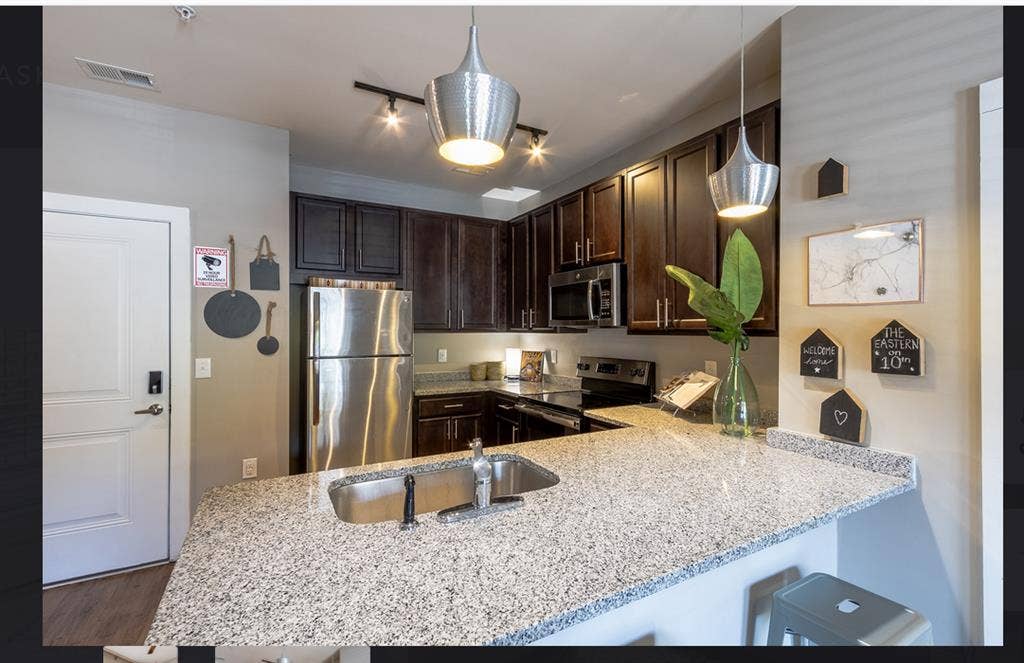 SUBLEASE 1 BED/BATH