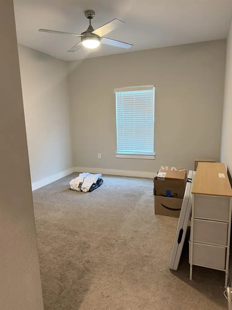 Bedroom for Rent in a 2B 2B.