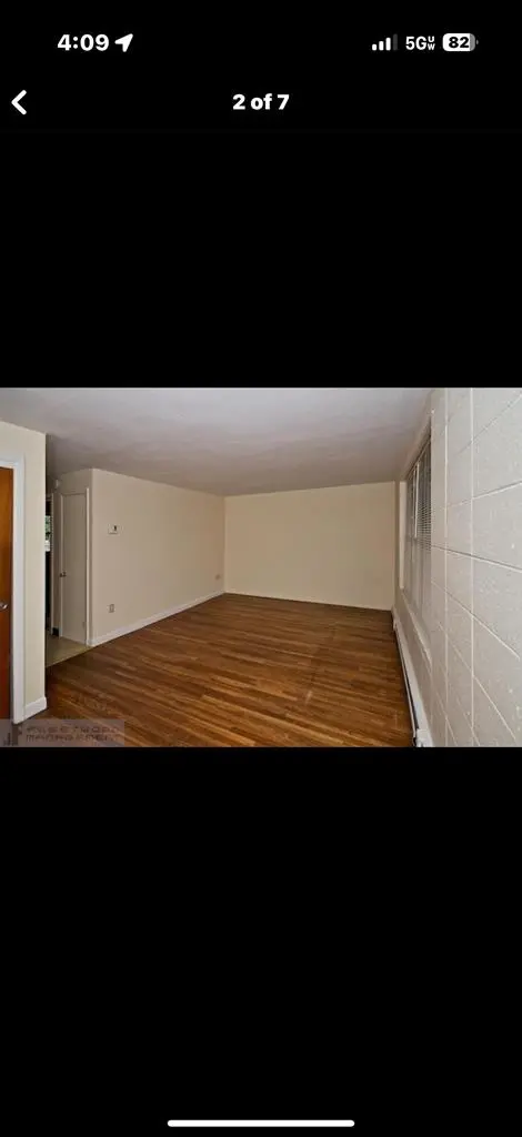 Amazing 1B 1B in Warwick