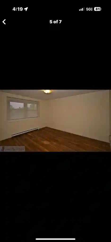 Amazing 1B 1B in Warwick