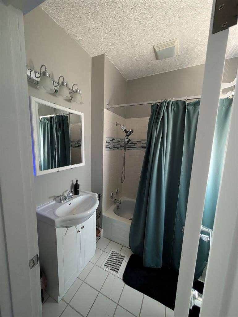 Small room near University of Cincinnati
