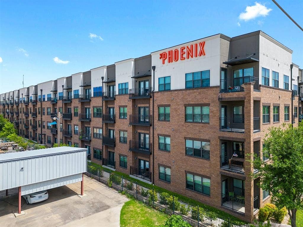 Roommate for 2B/2B in Ft Worth!