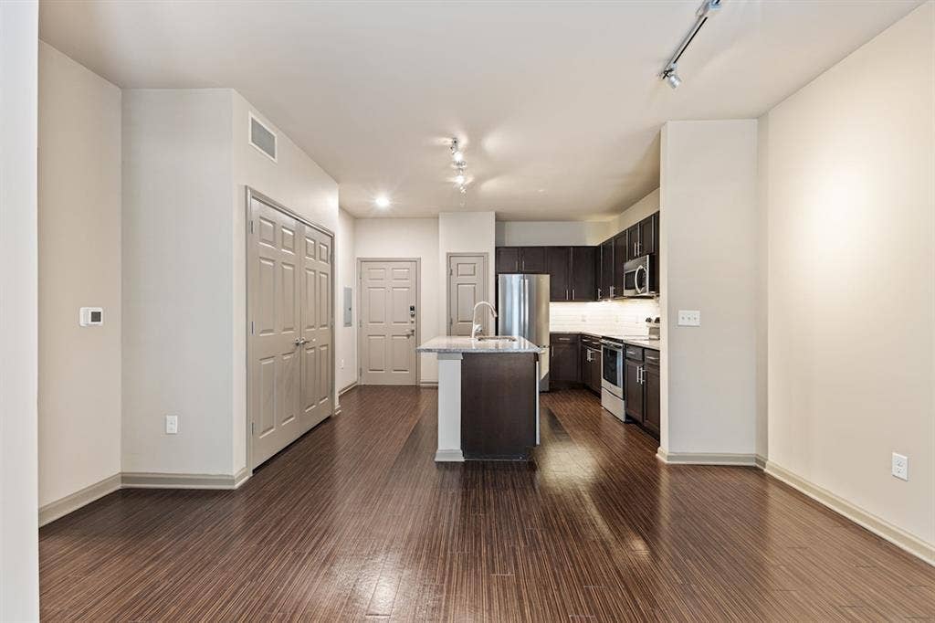 Roommate for 2B/2B in Ft Worth!