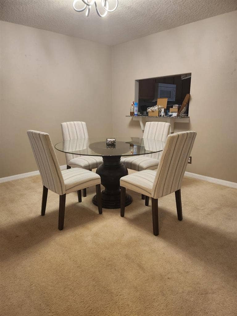 $900 looking for a roommate
