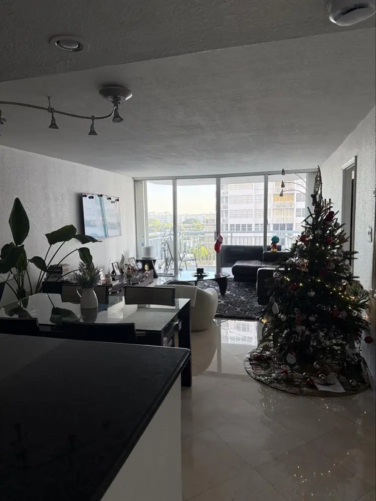 Looking for a roommate
