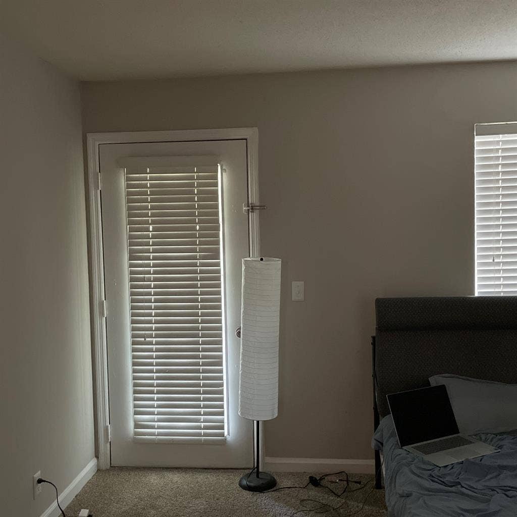 Looking for roommate