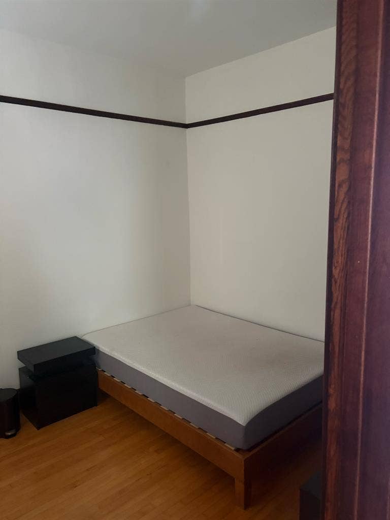 Logan square 3 bed 1 bath 733$