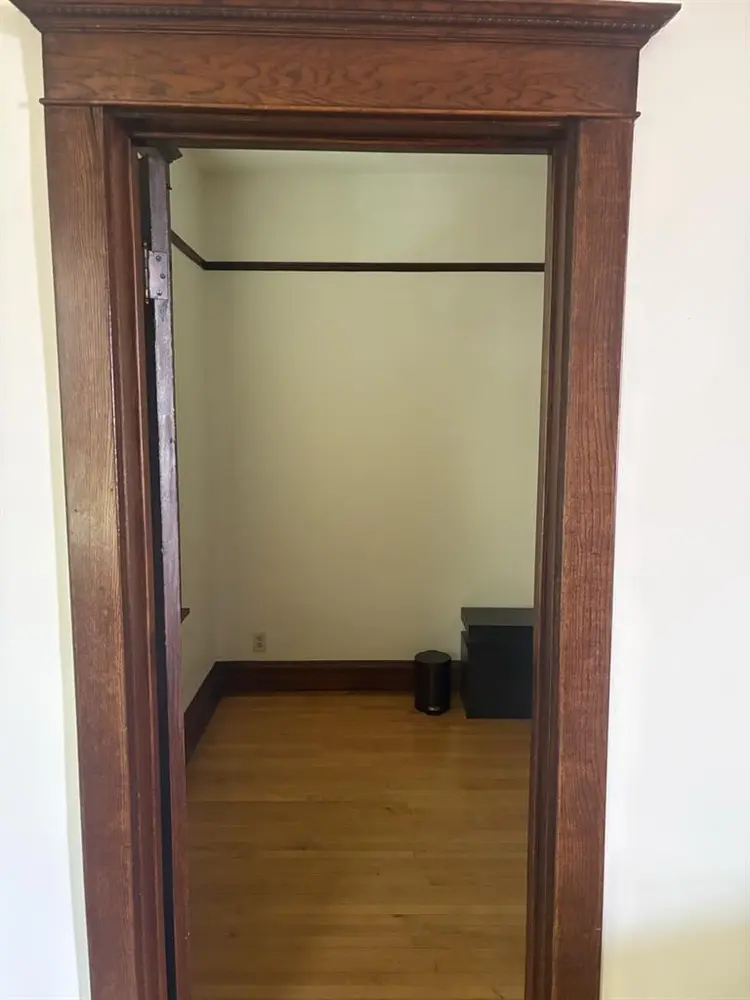 Logan square 3 bed 1 bath 733$
