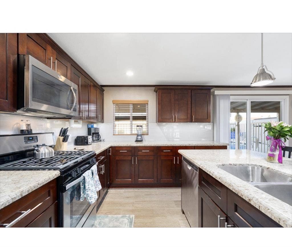 NE Phx renovated home with a pool.