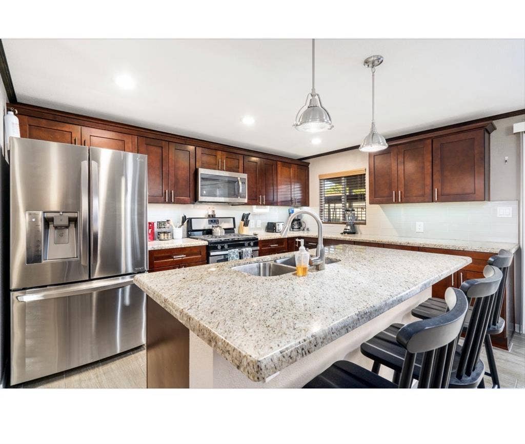 NE Phx renovated home with a pool.