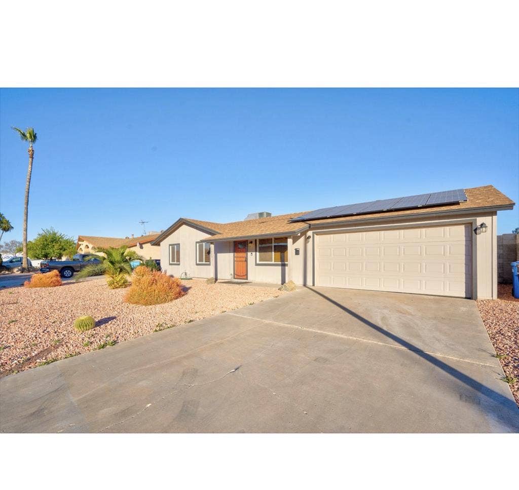 NE Phx renovated home with a pool.