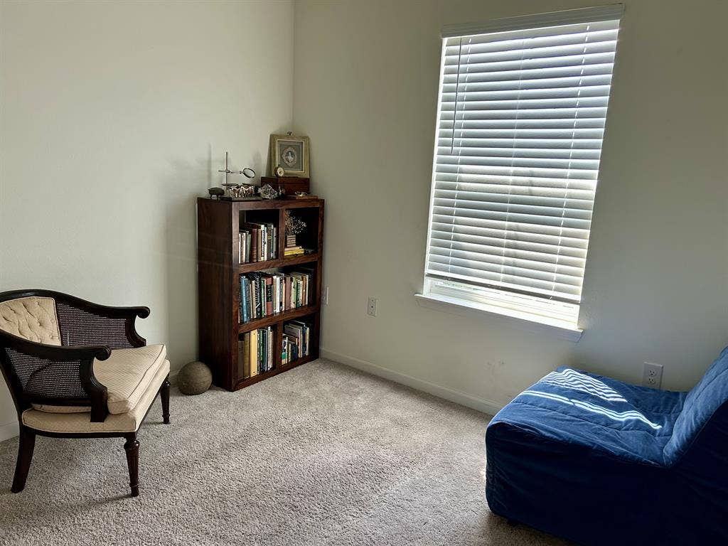 Private bed/bath in gated community
