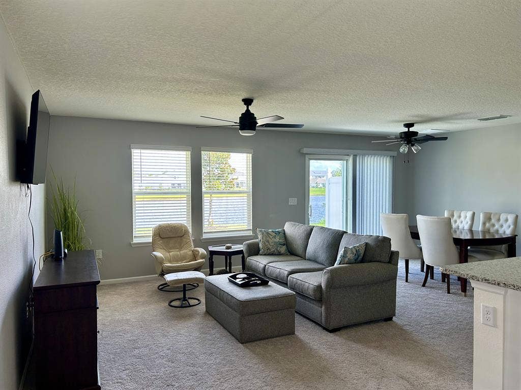 Private bed/bath in gated community