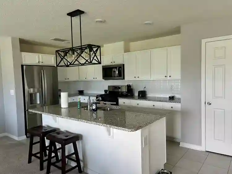 Private bed/bath in gated community