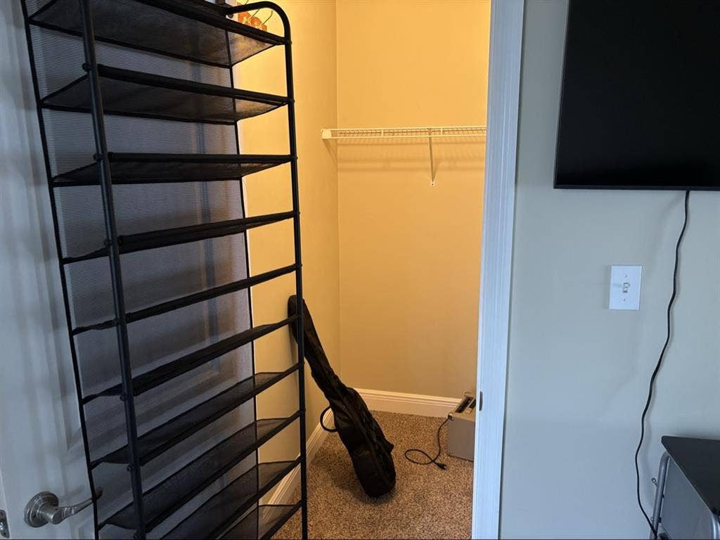 Furnished room