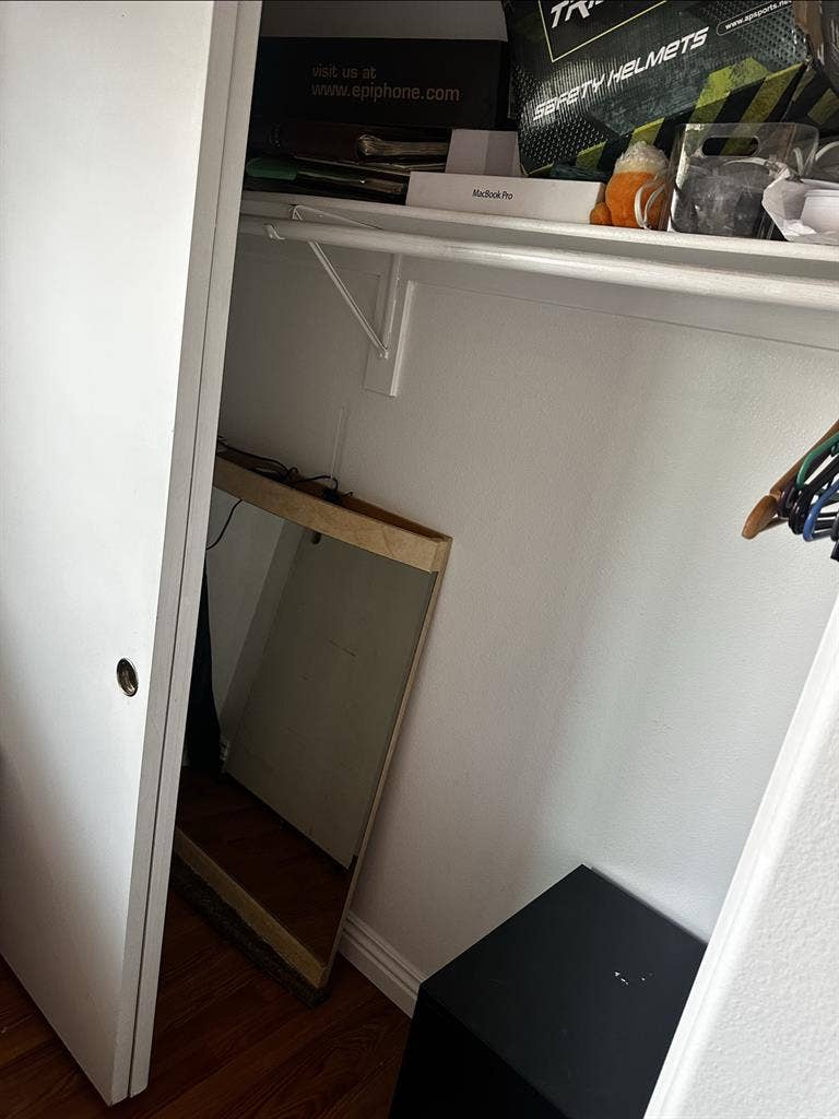 Private Bedroom Available 800m0nth